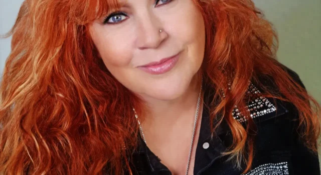 Lisa Layne Photo